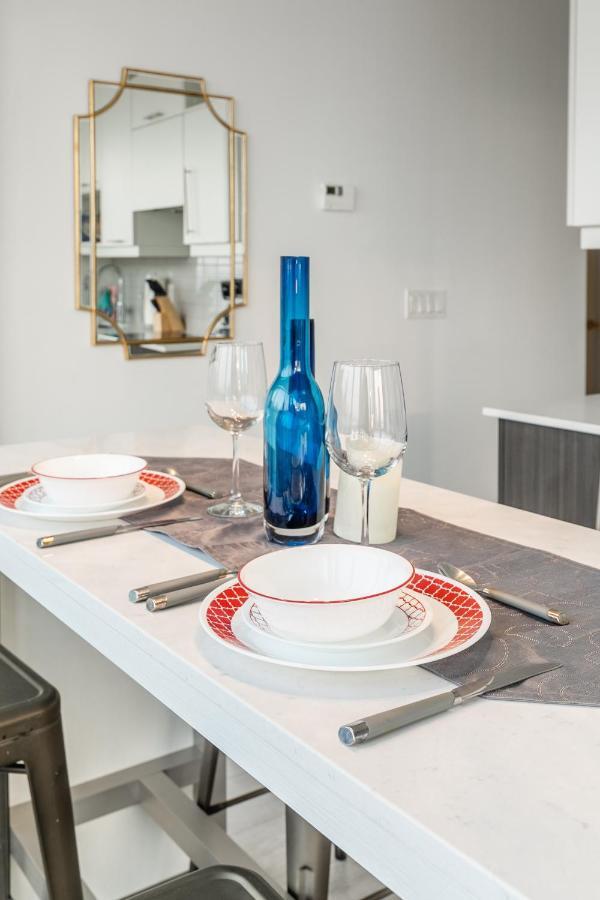 Luxury 2 Bedroom In The Heart Of Entertainment District W/ Cn Tower View Τορόντο Εξωτερικό φωτογραφία