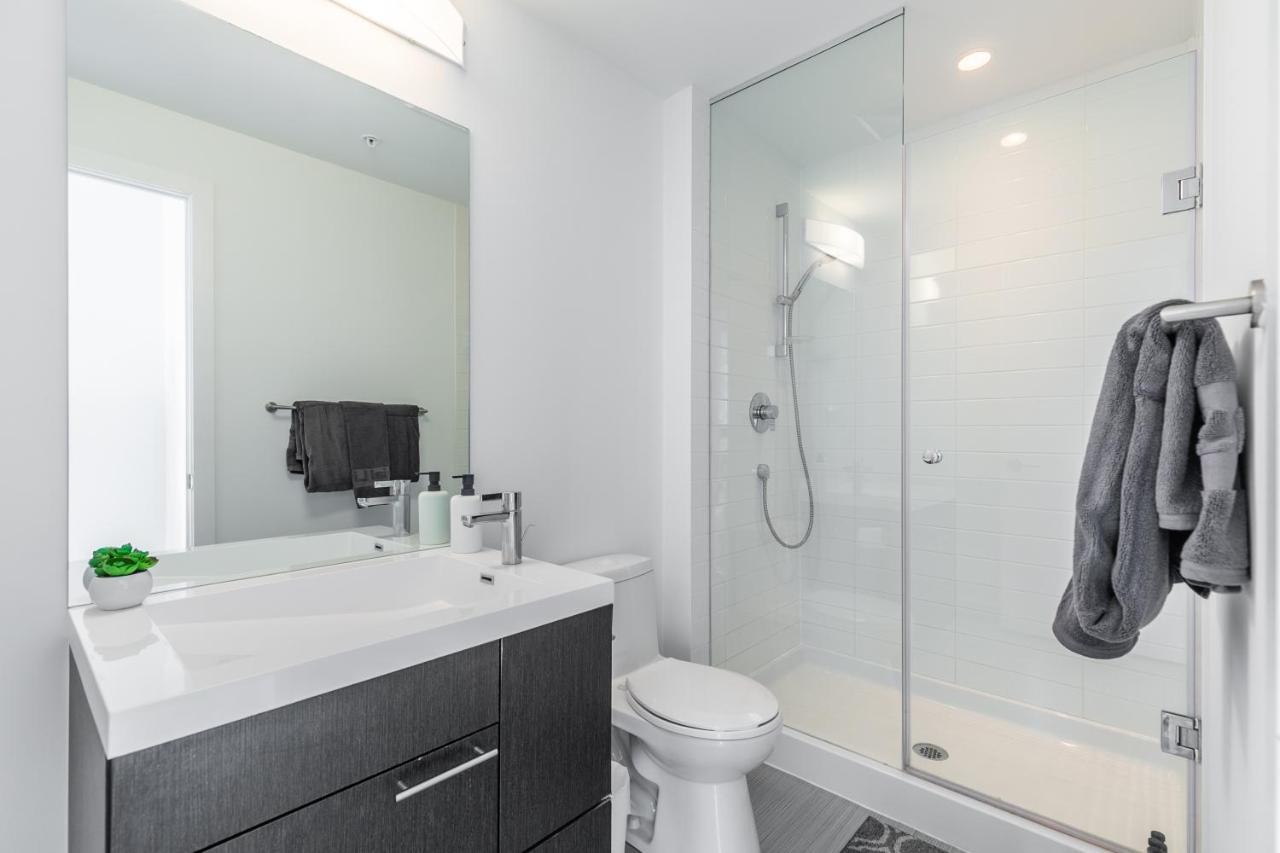 Luxury 2 Bedroom In The Heart Of Entertainment District W/ Cn Tower View Τορόντο Εξωτερικό φωτογραφία