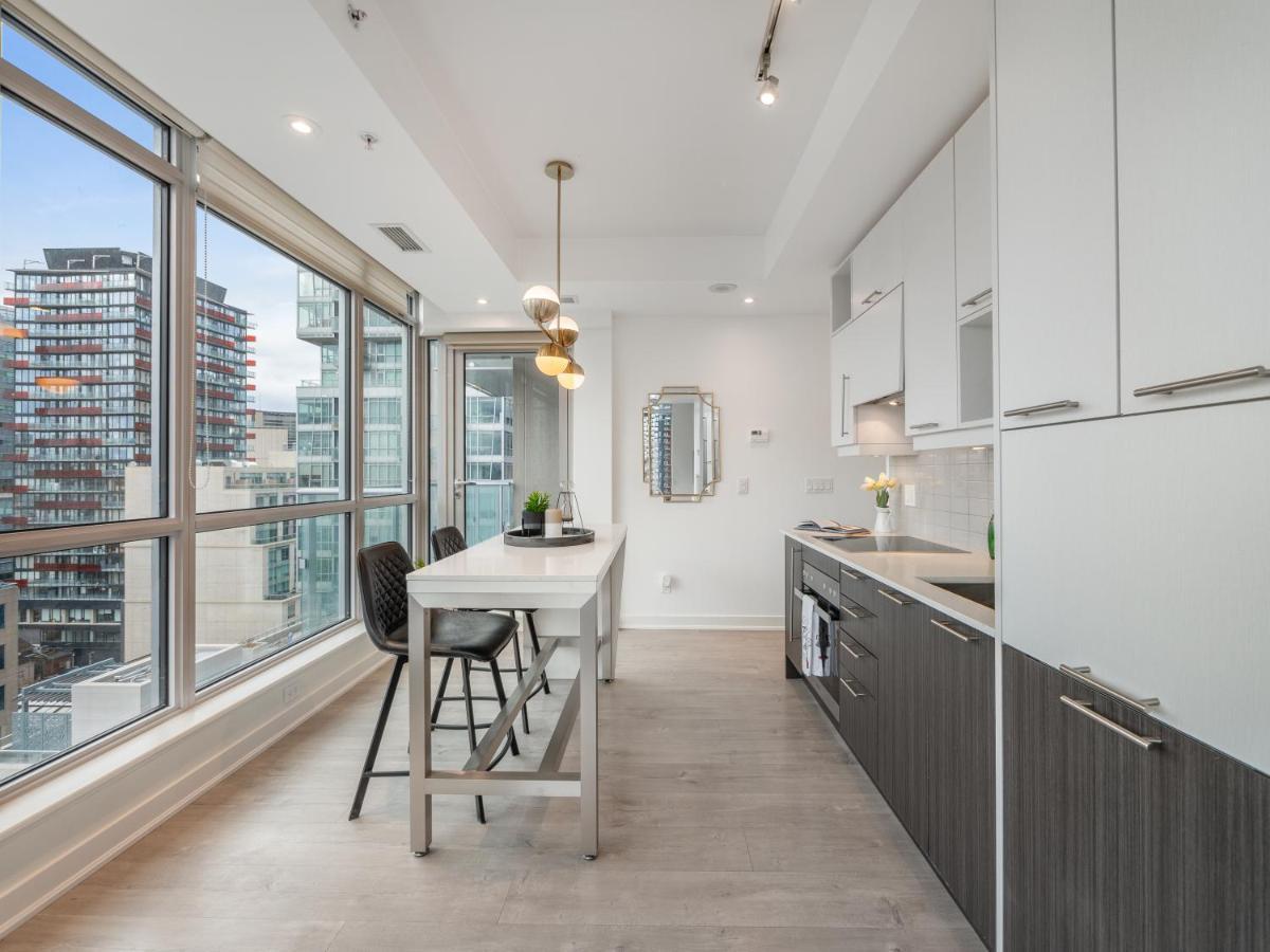 Luxury 2 Bedroom In The Heart Of Entertainment District W/ Cn Tower View Τορόντο Εξωτερικό φωτογραφία
